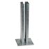 Feuerverzinkte Fußplatte für 60 × 60 mm Kastenprofil, 120 × 120 mm Stahlplatte, 6 mm dick, mit aufrechter Führung (2 mm Wandstärke). Für feste Betonmontage bei Tor- oder Zaunanlagen.