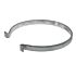 Ein schmaler, ringförmiger Eimerhalter aus feuerverzinktem Metall mit offenen, hakenartigen Enden für eine sichere Befestigung im Außenbereich.