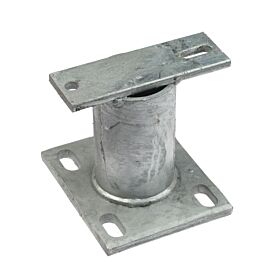 Ein robuster, feuerverzinkter Abstandhalter aus Stahl mit Montageplatten zur stabilen Befestigung von Rohren auf verschiedenen Untergründen.