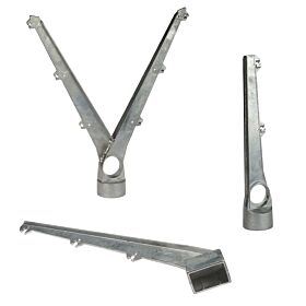Abbildung verschiedener verzinkter Metallaufsätze wie Einarm- und Zweiarm-Halterungen für Stacheldraht zur Erhöhung der Sicherheit von Zäunen.