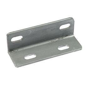 Ein robuster feuerverzinkter Montagewinkel in L-Form mit vier Langlöchern für eine flexible und stabile Befestigung von Bauteilen.