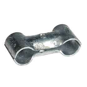 Nahaufnahme einer stabilen, zweiteiligen X-Klemme Modell TJ-226 aus thermisch verzinktem Stahl zur sicheren Befestigung von parallelen Rohren.