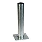 Eine feuerverzinkte Fußplatte für 60mm Rohre mit einer quadratischen Basis und vier vorgebohrten Löchern zur stabilen Befestigung auf ebenem Untergrund.