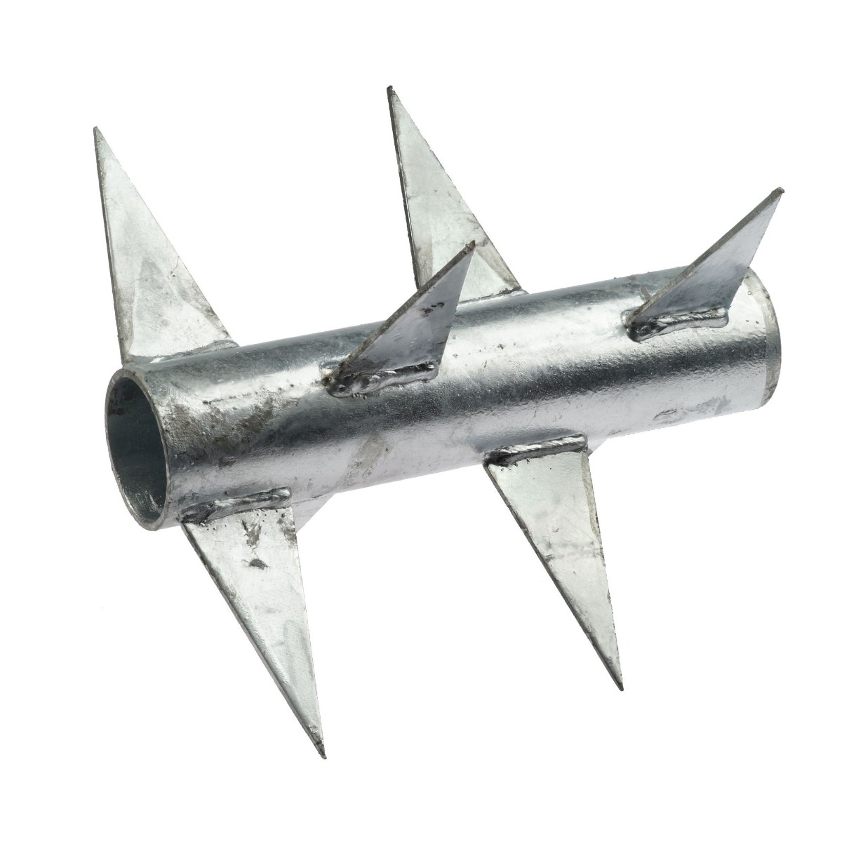 Ein feuerverzinktes Stahlrohr mit scharfen, dreieckigen Spitzen als mechanischer Übersteigschutz für Zäune oder Mauern, Länge 230 mm.