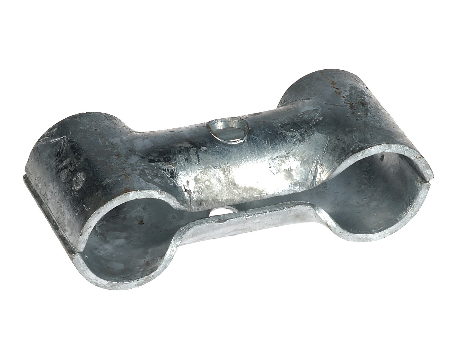 Nahaufnahme einer stabilen, zweiteiligen X-Klemme Modell TJ-226 aus thermisch verzinktem Stahl zur sicheren Befestigung von parallelen Rohren.